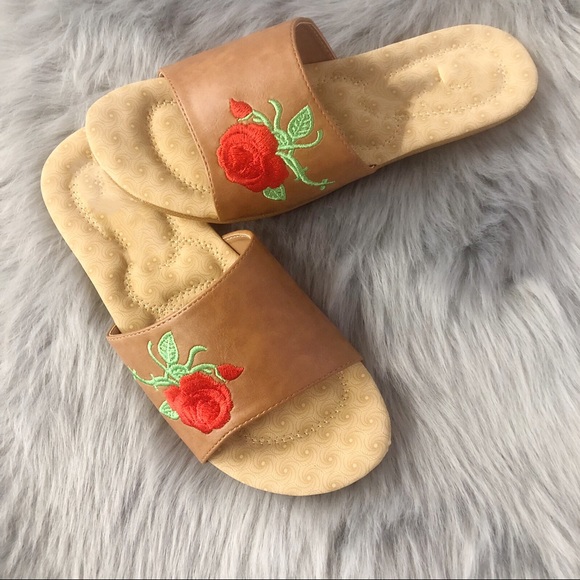 Camel Slides/Sandals Very Comfortable 😍😍 - Picture 3 of 4